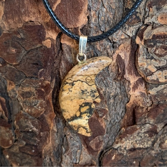 Picture Jasper Crescent Moon Face Pendant Necklace Man in the Moon Celestial 20" - Picture 2 of 6